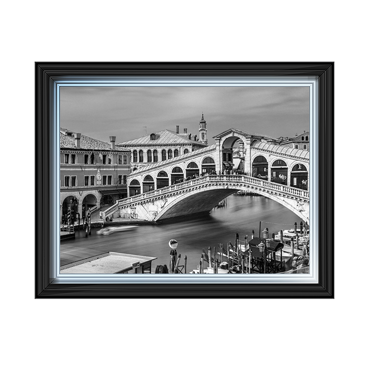 CY080 Famous Rialto bridge, Venice (Black & White)