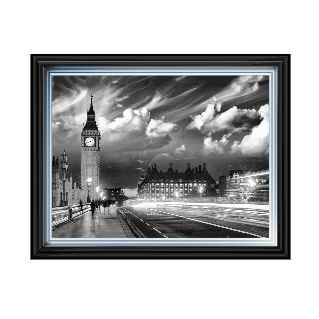 London's blinding lights (Black and White)