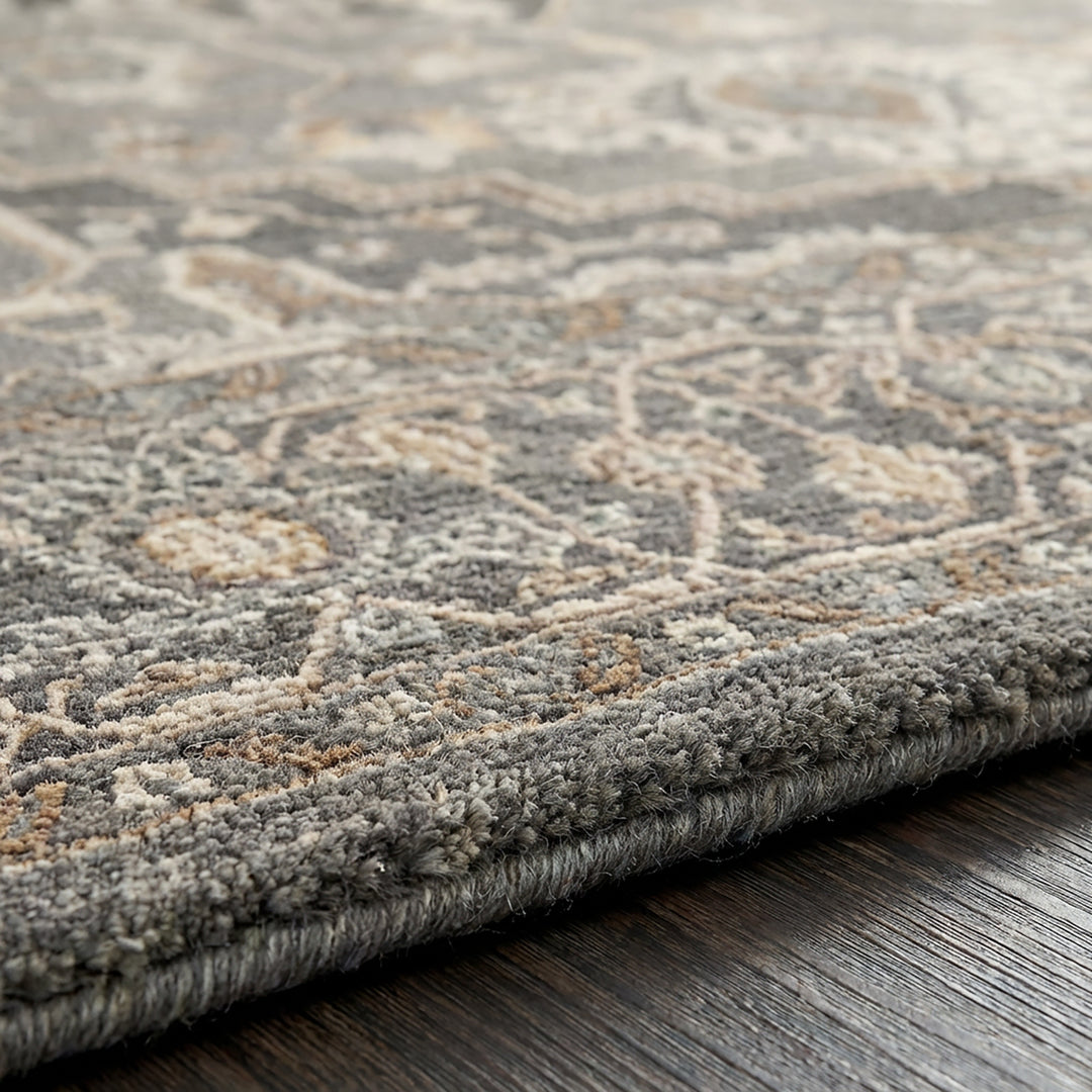 Elegant Arda Vintage Traditional Rug