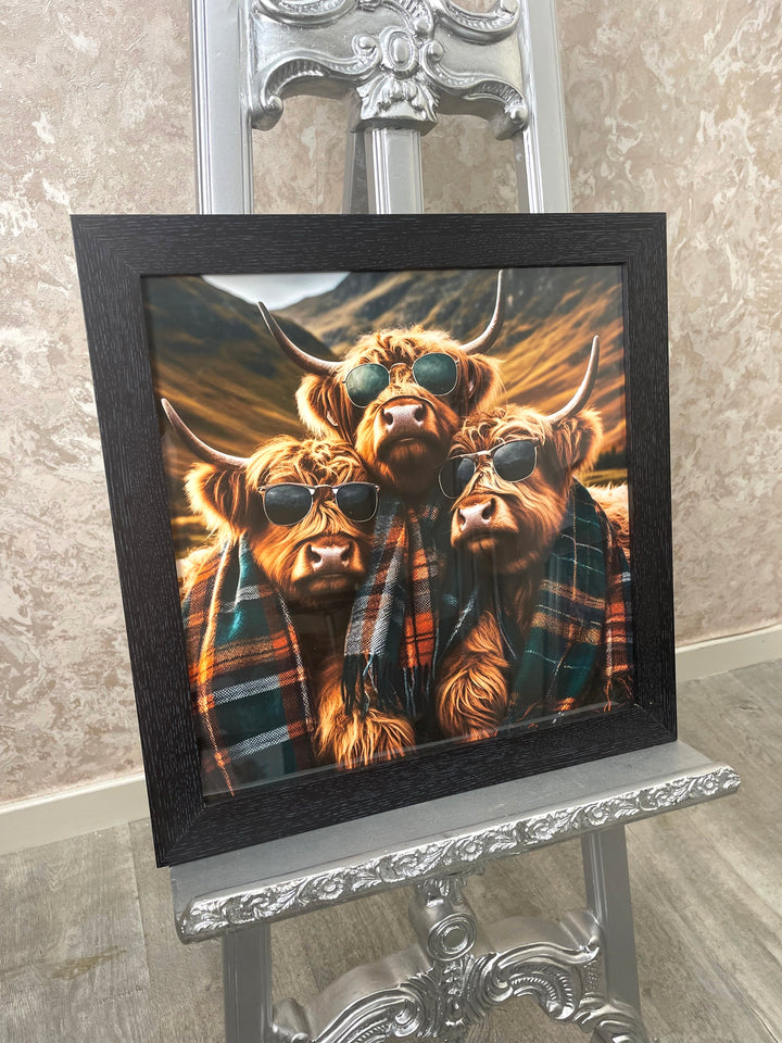 AN1354 Highland cows with tartan scarf
