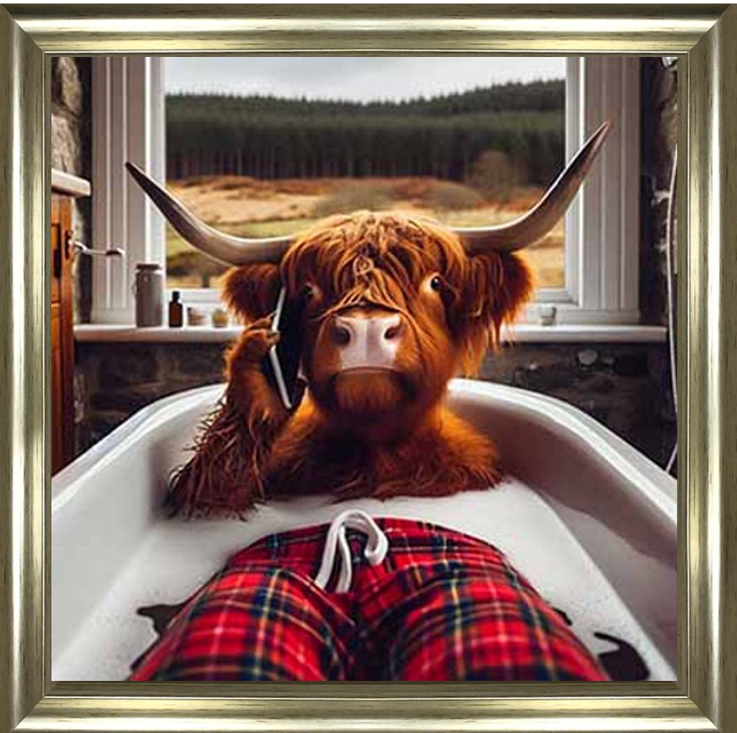 AN2137 Highland Cow On Phone Taking Bath ||
