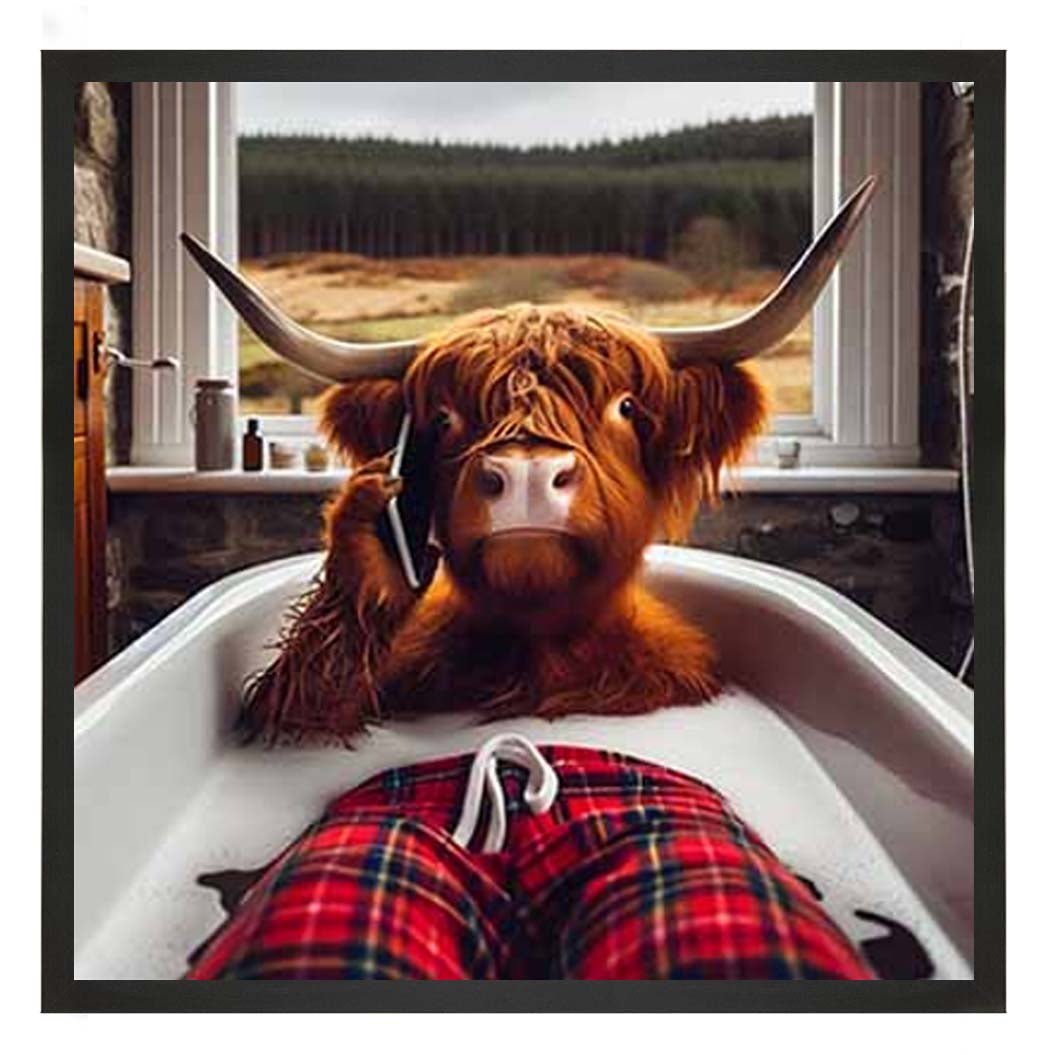 AN2137 Highland Cow On Phone Taking Bath ||