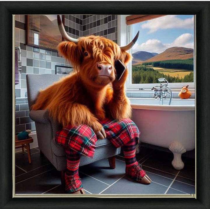 AN2139 Highland Cow On Toilet With Phone