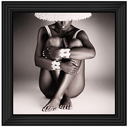 FG061 Sitting Lady