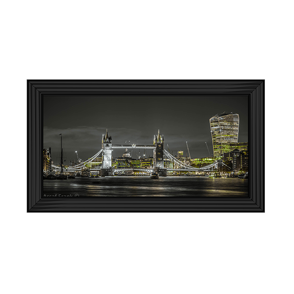 CY052 Famous Tower Bridge over River Thames, London