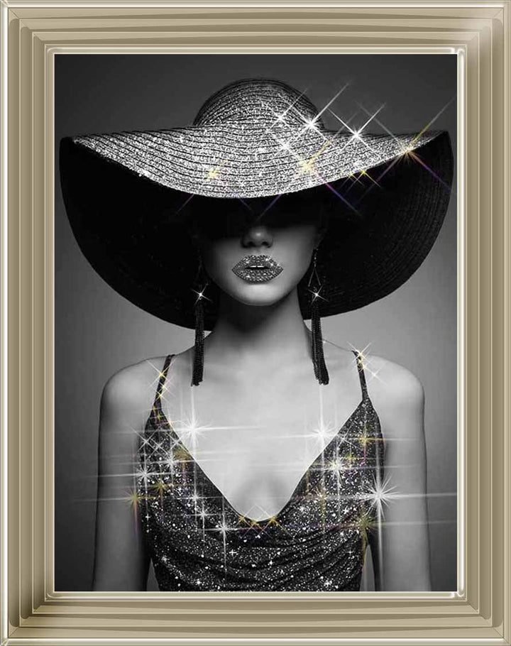FG933 BLACK & WHITE GLAMOUR LADY ||