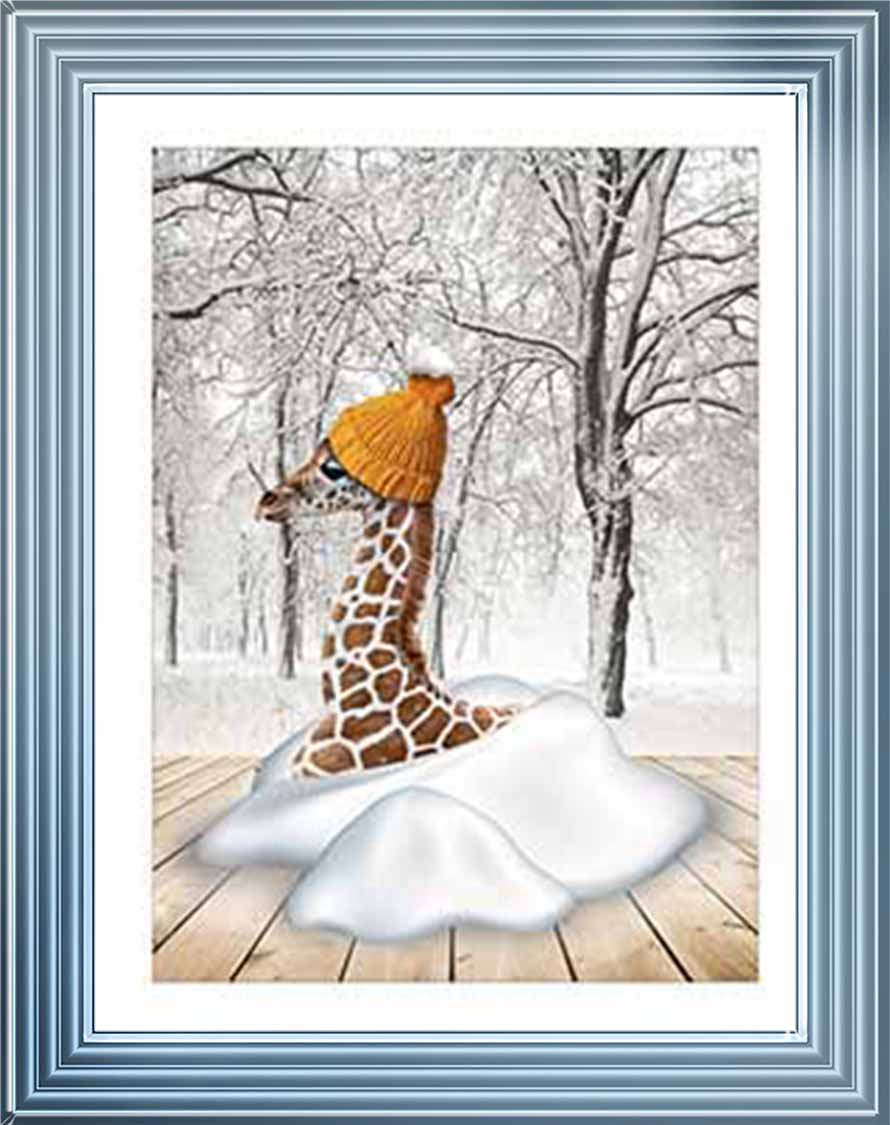 AN752-C Giraffe on Winter Snow ll