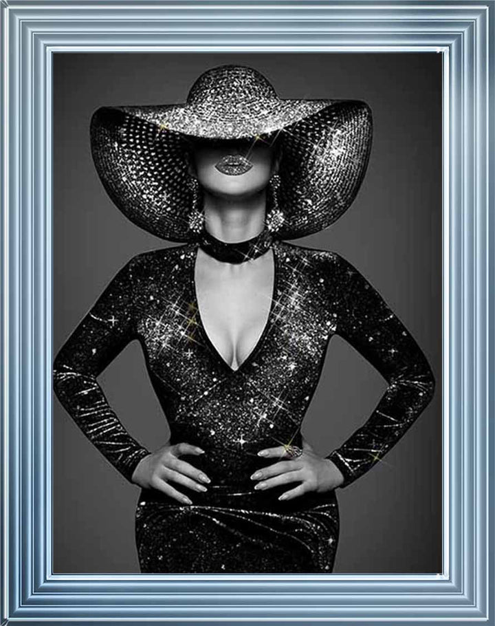 FG932-86 BLACK & WHITE GLAMOUR LADY