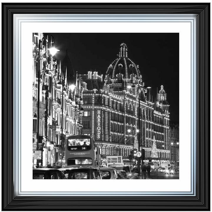 Knightsbridge at night - CY417