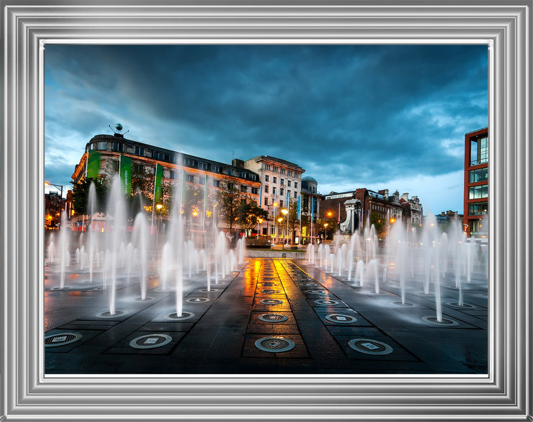 CY480 Piccadilly garden Manchester in the night