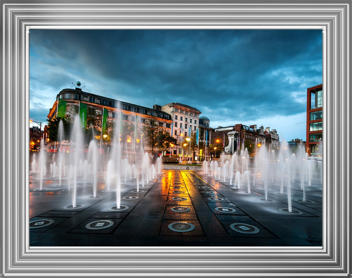 CY480 Piccadilly garden Manchester in the night