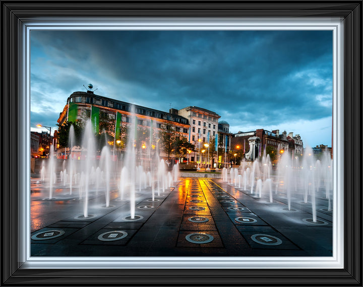 CY480 Piccadilly garden Manchester in the night