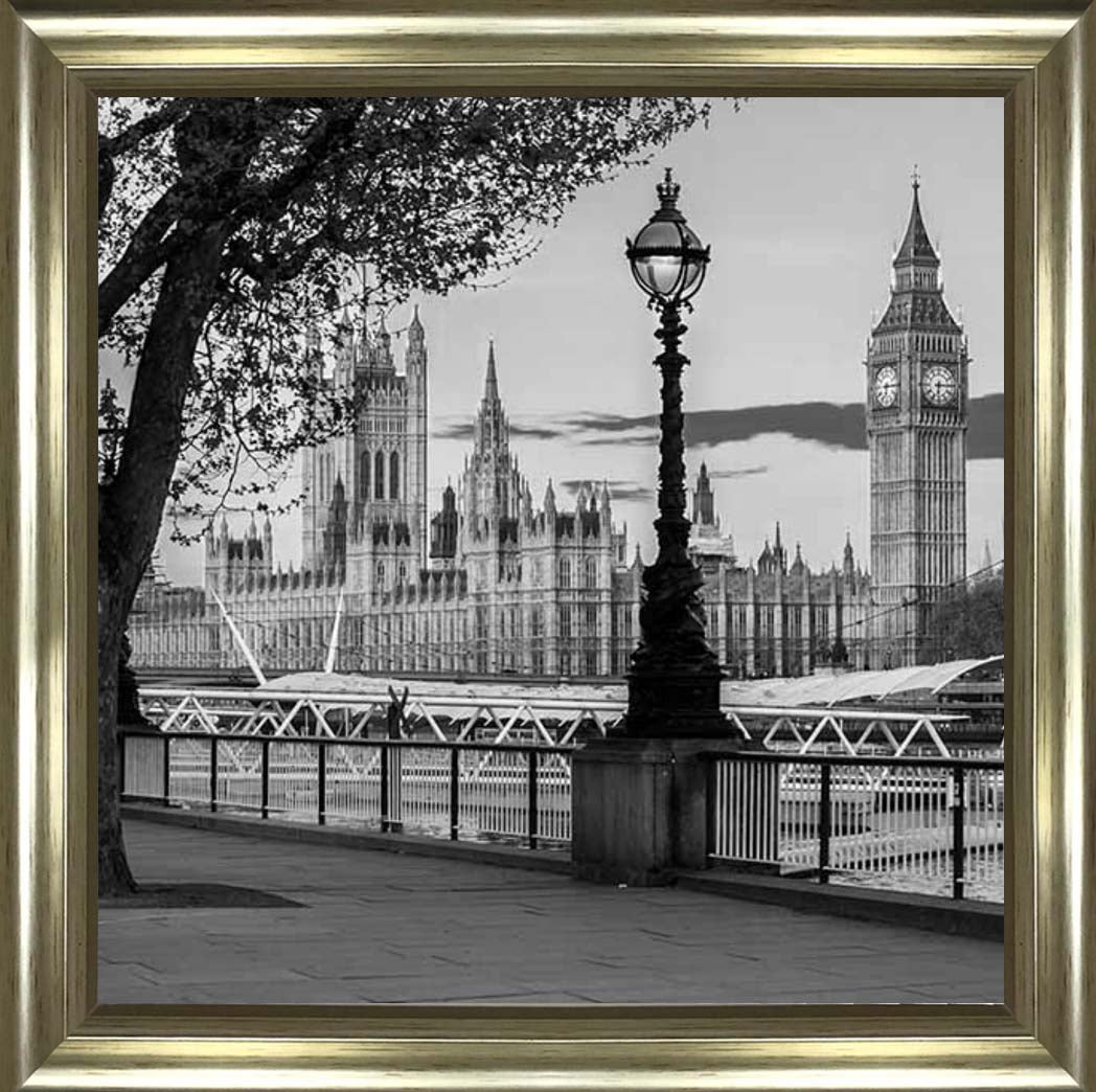 CY559 Big Ben B&W