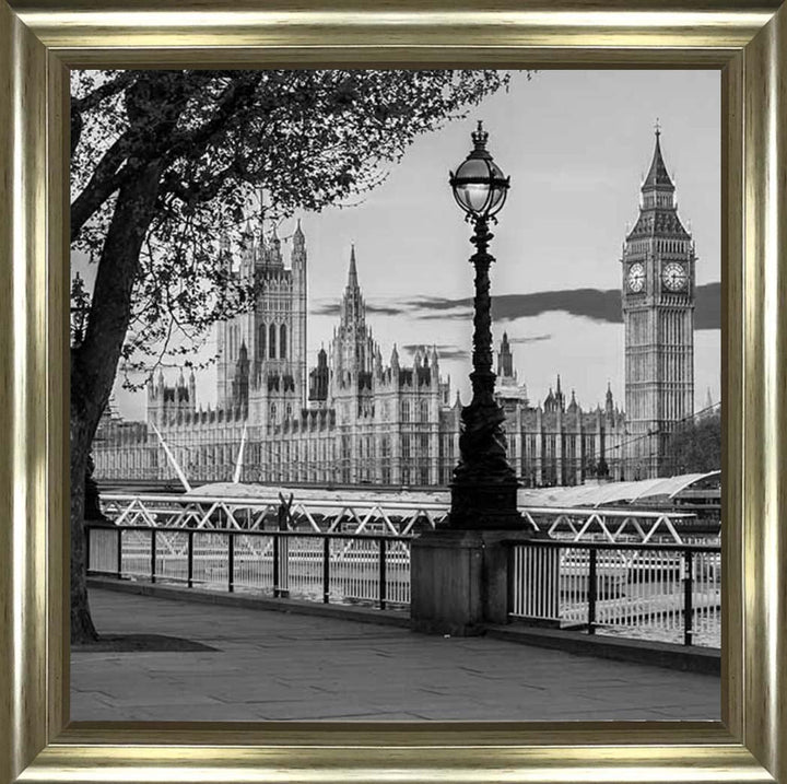 CY559 Big Ben B&W