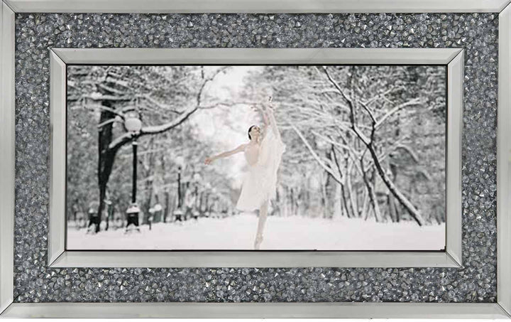 FG739 Ballerina on snow