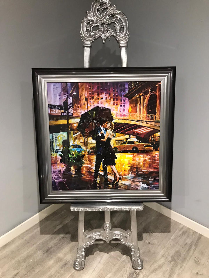 FG799 Couple Love in Rain
