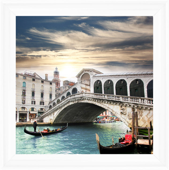Gondalas at Rialto Bridge