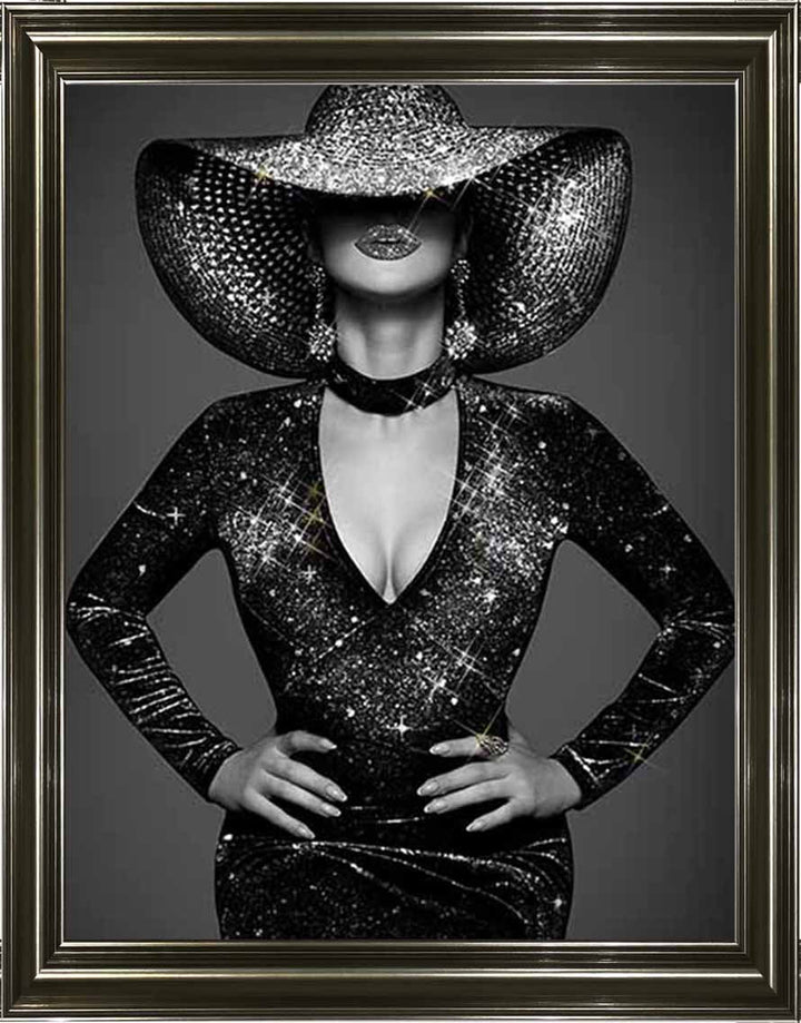 FG932-86 BLACK & WHITE GLAMOUR LADY
