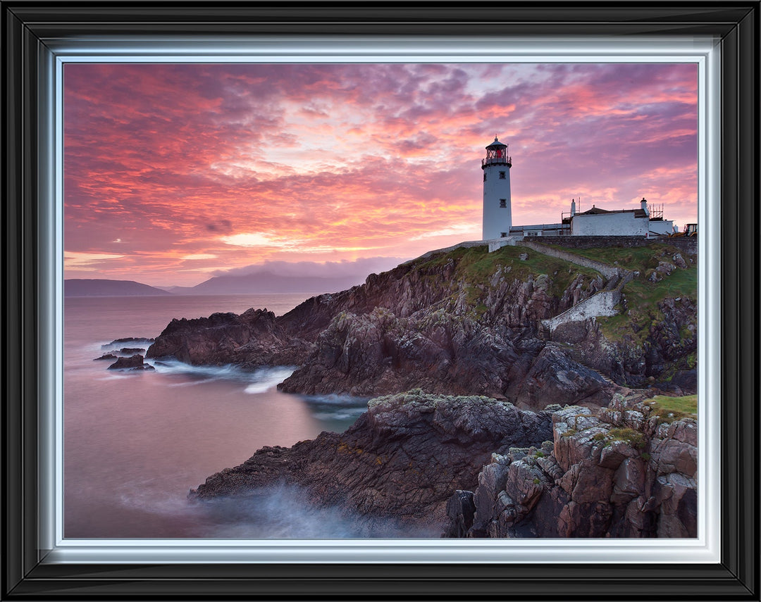 LS403 Light house Red Sky