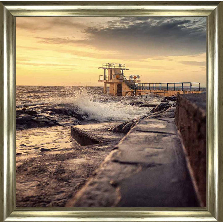 LS575 Salthill Tower Orange Sky