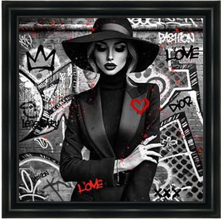 MD539-B&W Lady With Hat