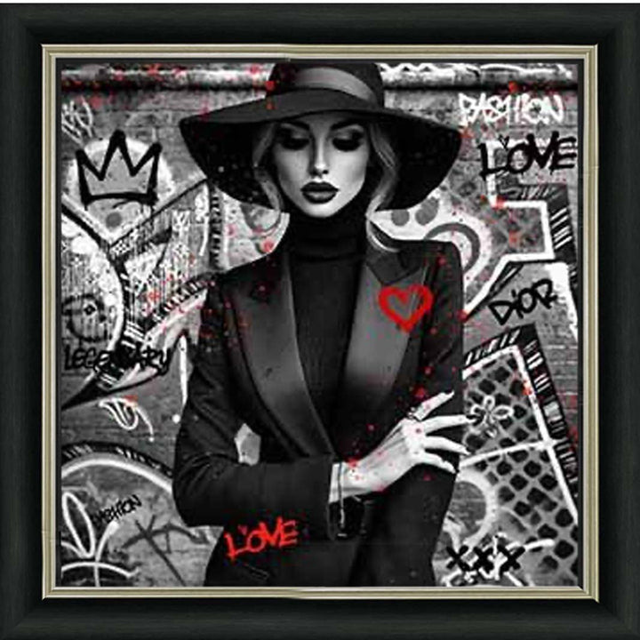 MD539-B&W Lady With Hat