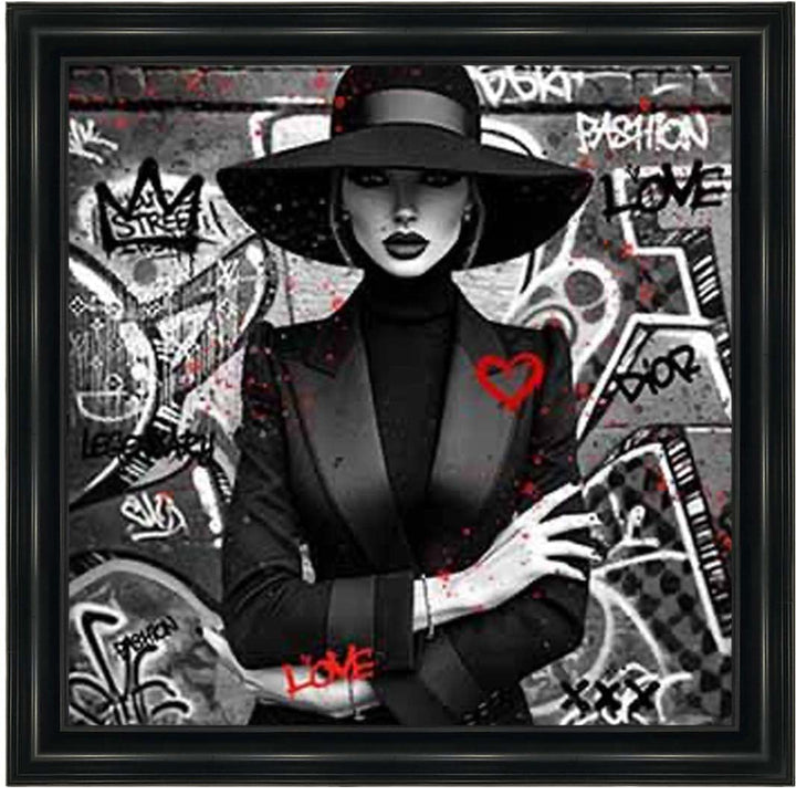 MD540-B&W Lady With Hat ||