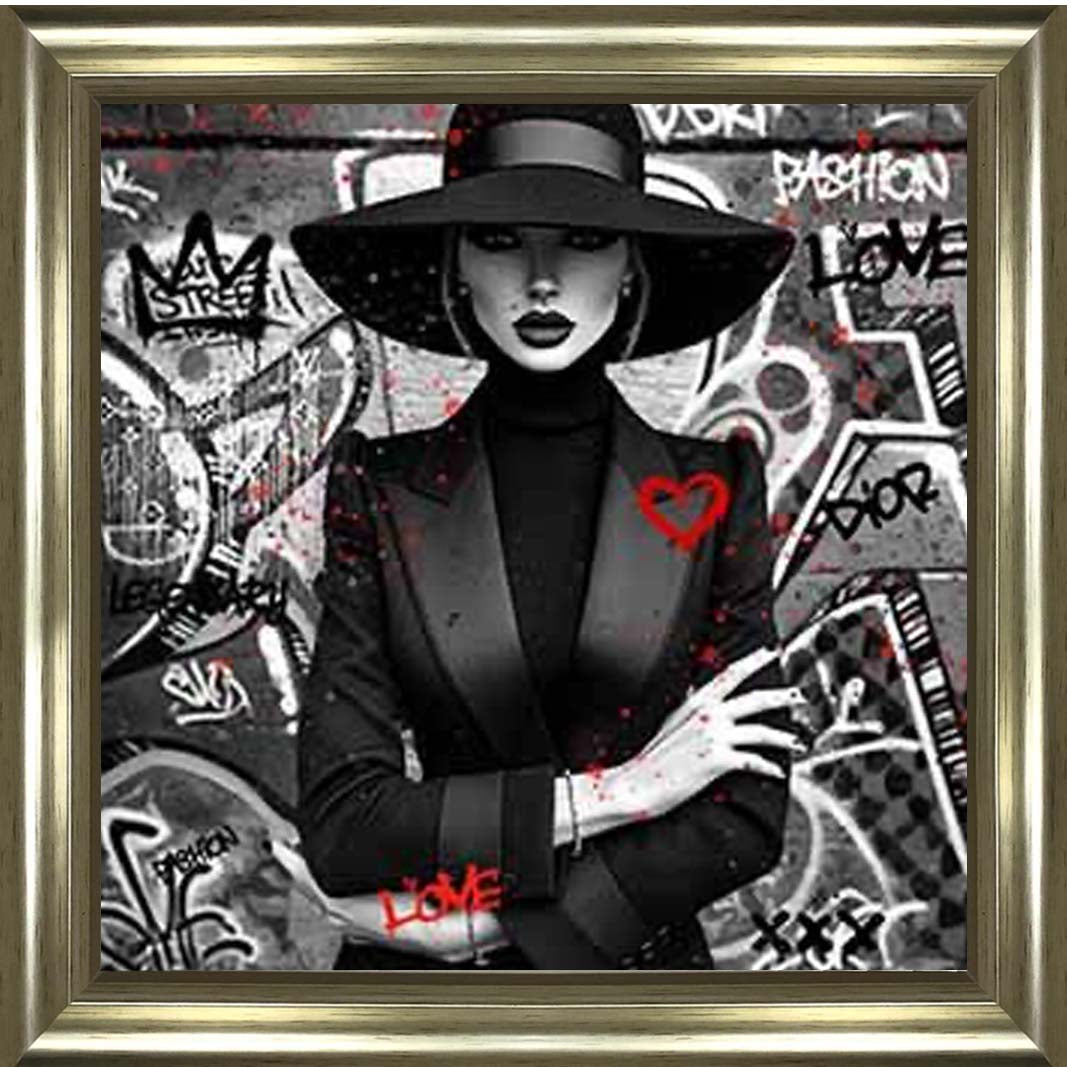 MD540-B&W Lady With Hat ||