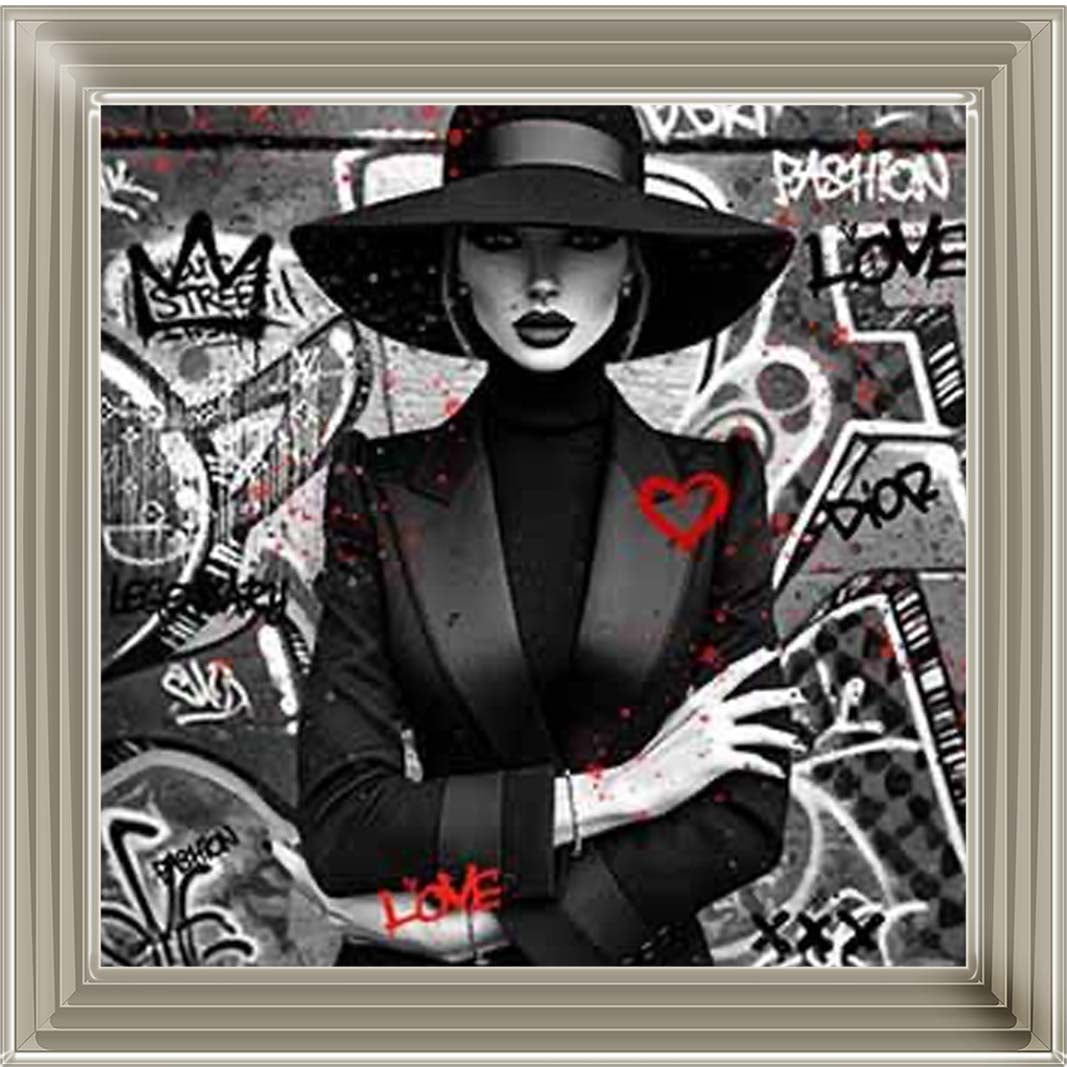 MD540-B&W Lady With Hat ||