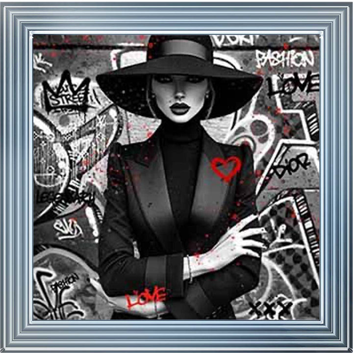 MD540-B&W Lady With Hat ||