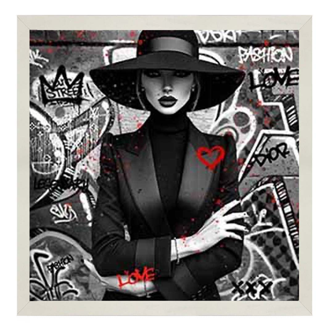 MD540-B&W Lady With Hat ||
