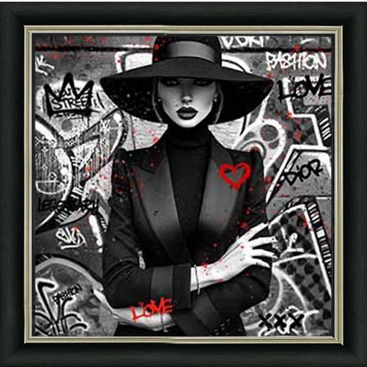 MD540-B&W Lady With Hat ||
