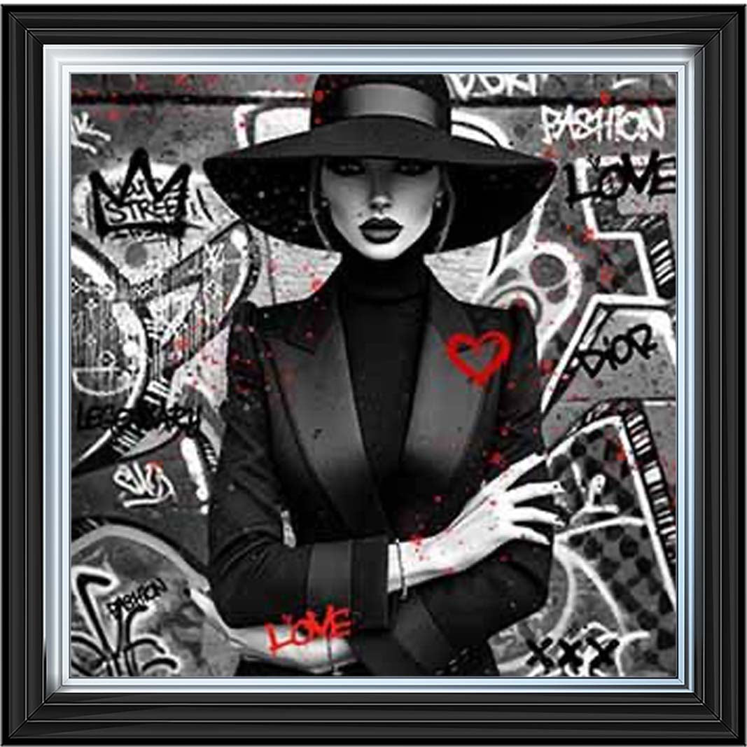 MD540-B&W Lady With Hat ||