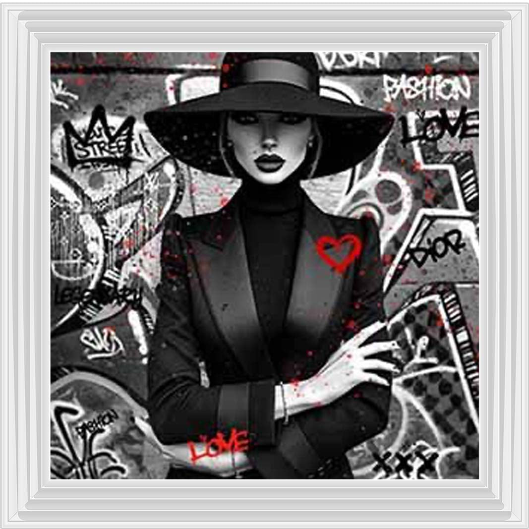 MD540-B&W Lady With Hat ||