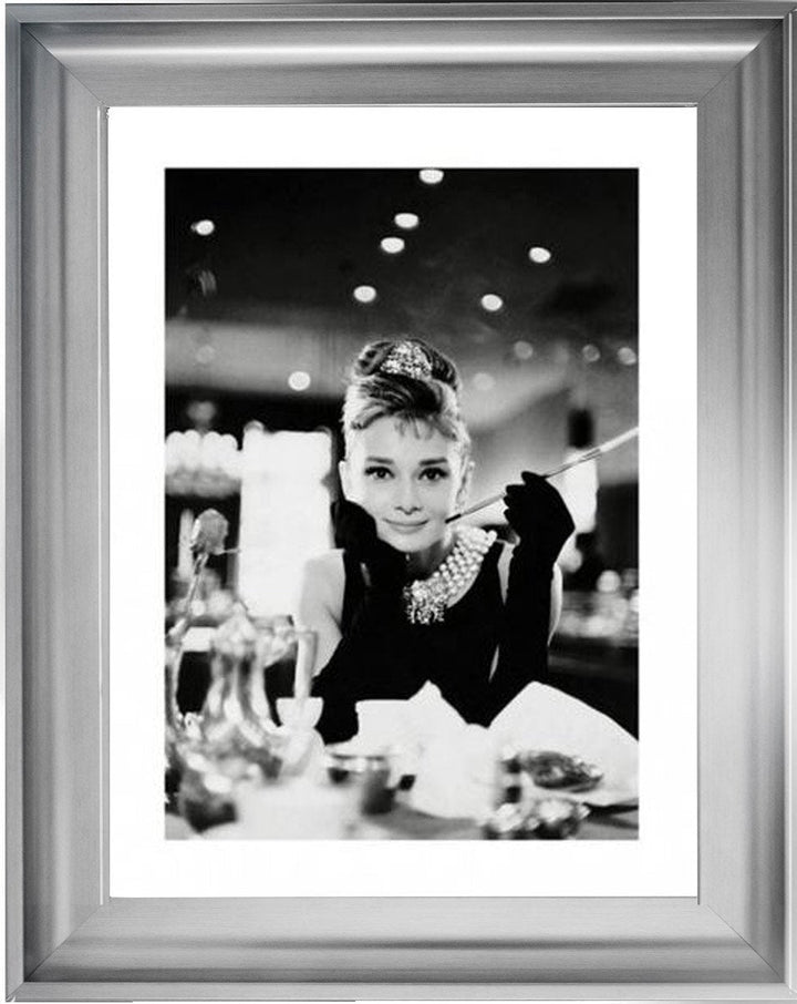 PPR40002 Audrey Breakfast at Tiffany's