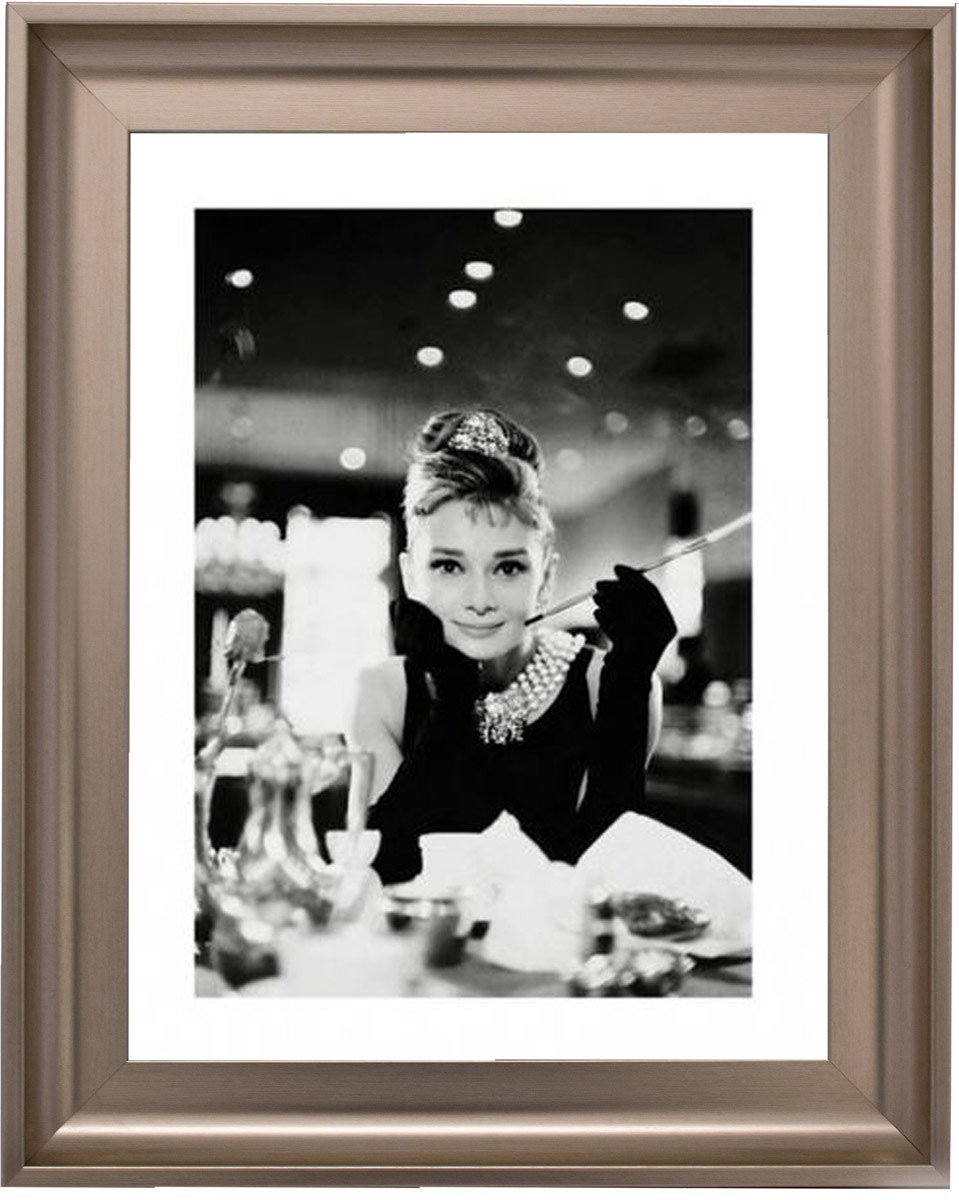 PPR40002 Audrey Breakfast at Tiffany's