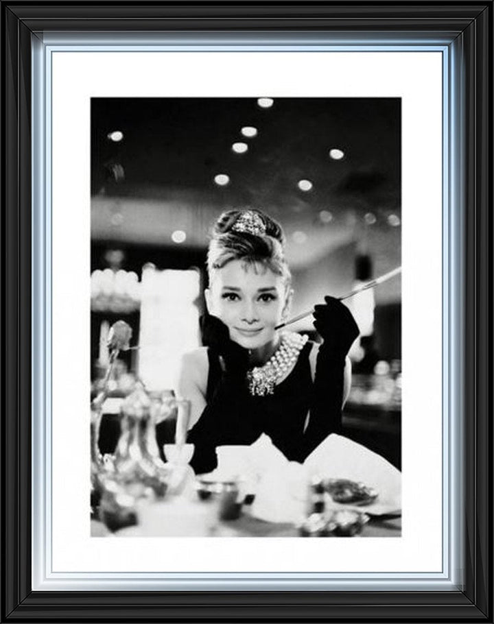 PPR40002 Audrey Breakfast at Tiffany's