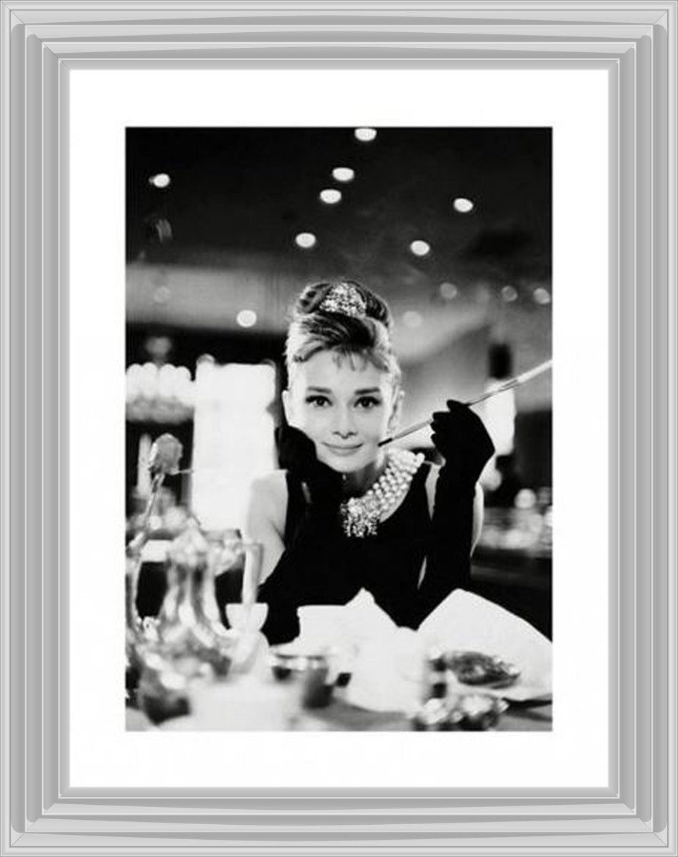 PPR40002 Audrey Breakfast at Tiffany's