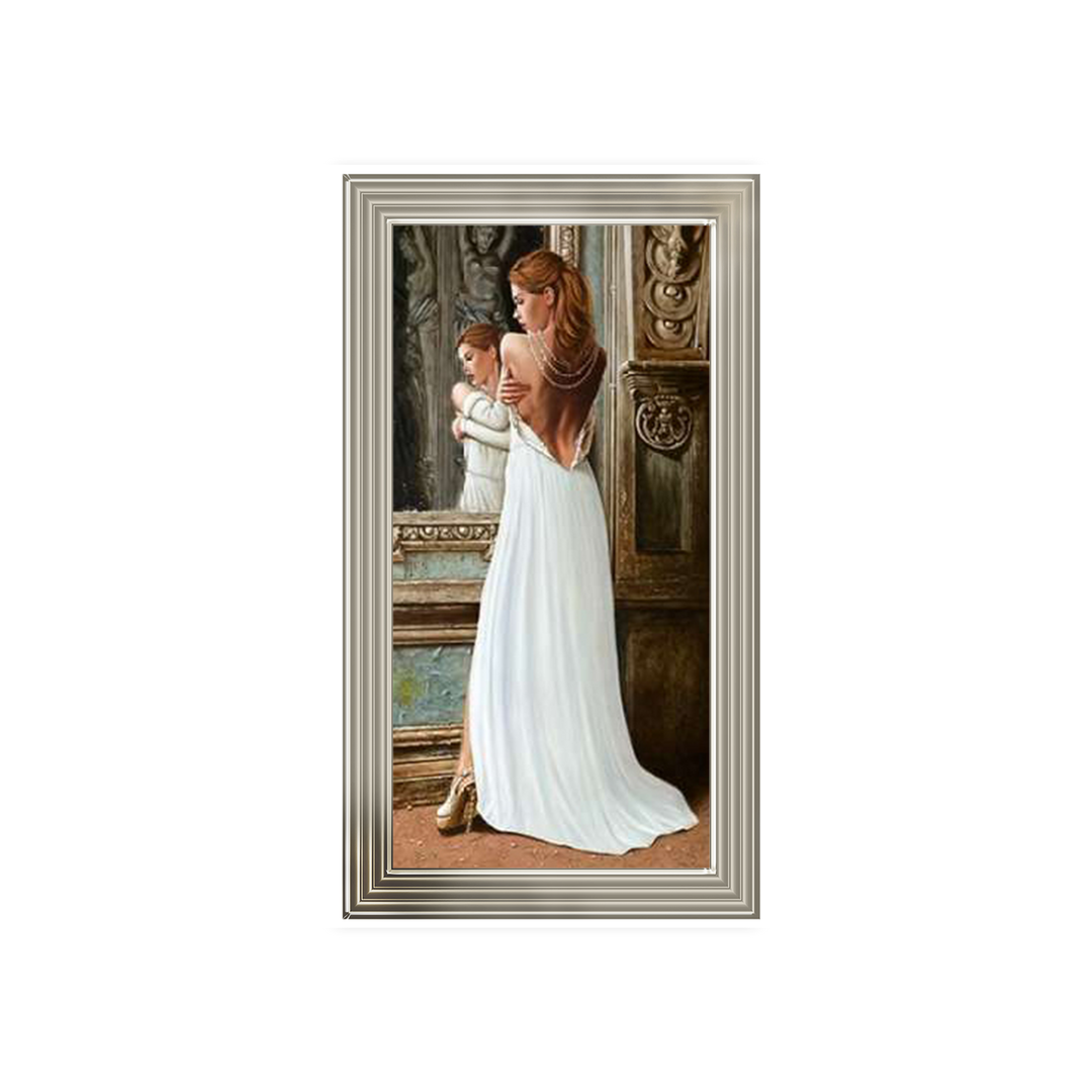 FG013 At the Mirror