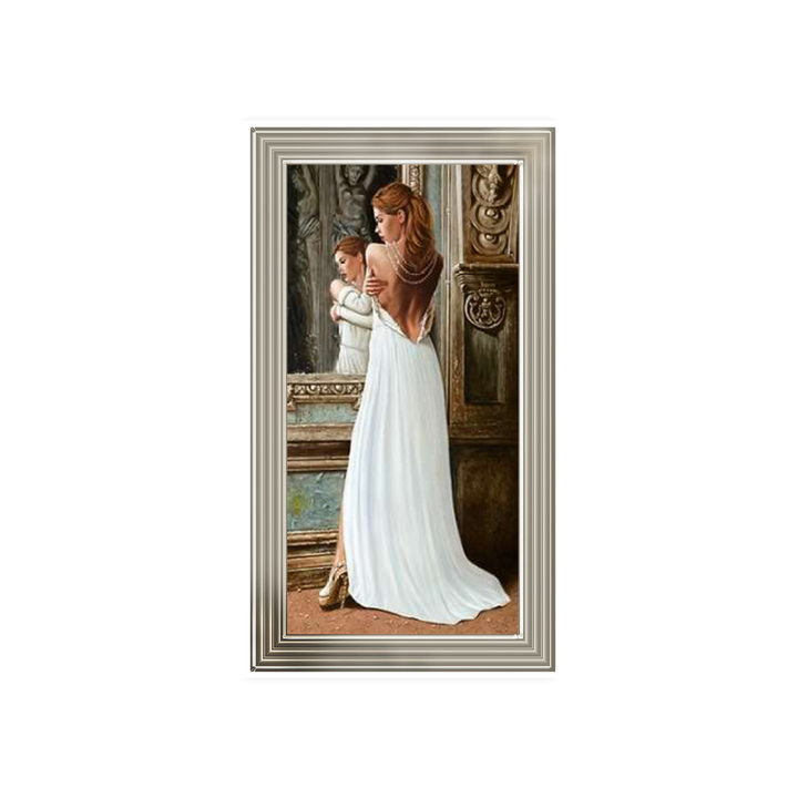 FG013 At the Mirror