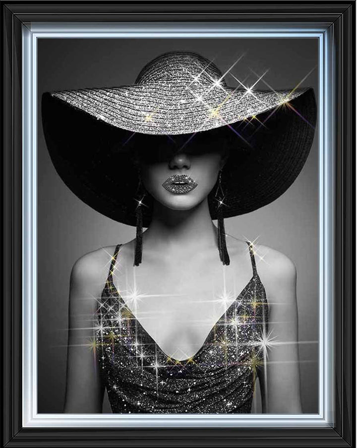 FG933 BLACK & WHITE GLAMOUR LADY ||