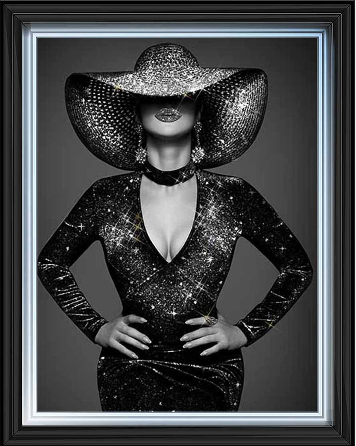 FG932-86 BLACK & WHITE GLAMOUR LADY