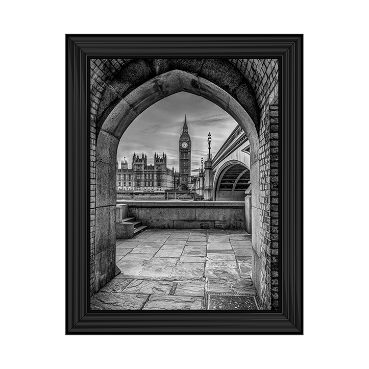 CY057 View of Big Ben through arch
