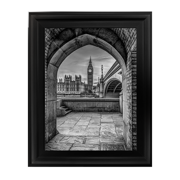 CY057 View of Big Ben through arch