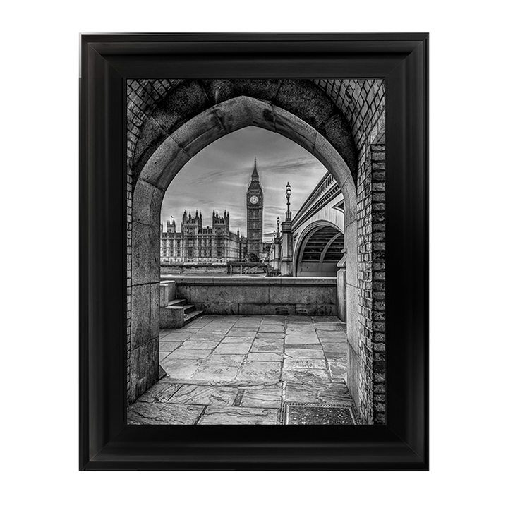CY057 View of Big Ben through arch