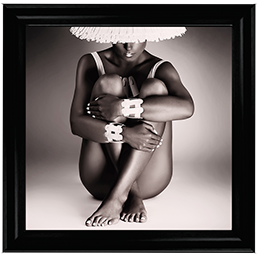 FG061 Sitting Lady