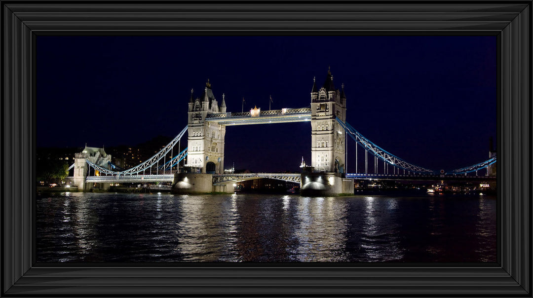 CY005 London Bridge at Night