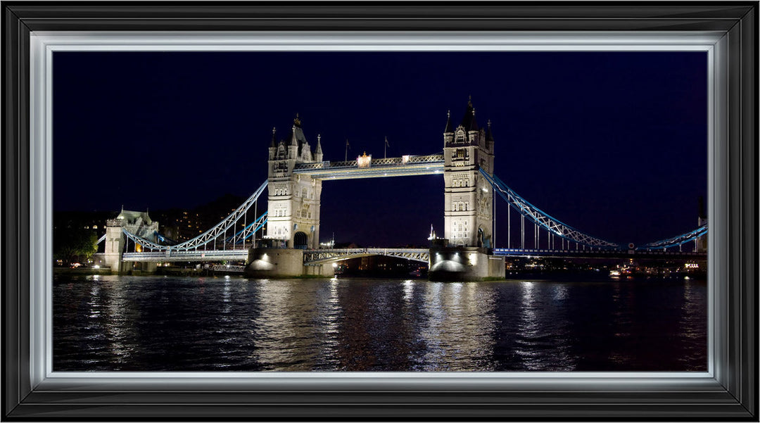 CY005 London Bridge at Night