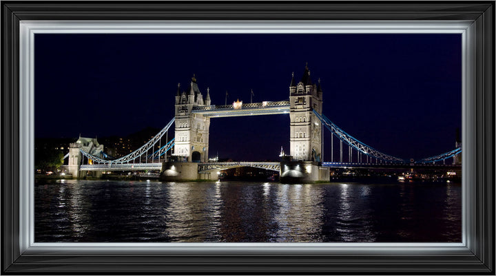 CY005 London Bridge at Night