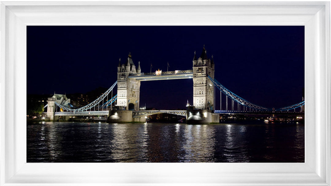 CY005 London Bridge at Night